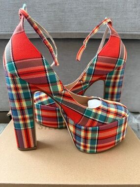 🎄Steve Madden SKYRISE Red Holiday Plaid Platform Ankle-Strap Heels